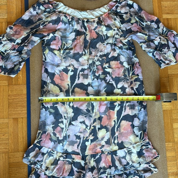 Silk blend floral print dress XS. Fits more like a S-M. Made in Italy. - Picture 11 of 11